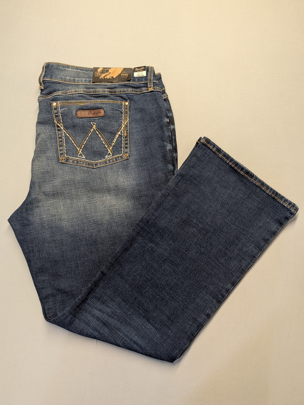 NWT Wrangler Retro Mae Jeans Women's Size 26W x 34 Mid-rise Bootcut Stretch
